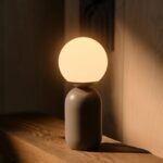 Lampka stołowa Notti jasnobrązowa - szklany klosz