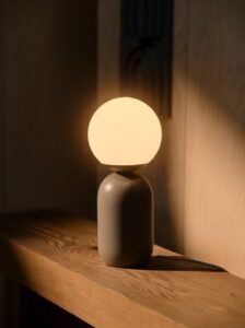 Lampka stołowa Notti jasnobrązowa - szklany klosz