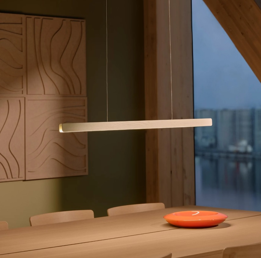 Liniowa drewniana lampa wisząca nad stół Ilgas LED - biała 115cm i 47W