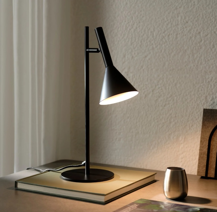 Loftowa lampka stołowa Kelvis - ruchomy klosz