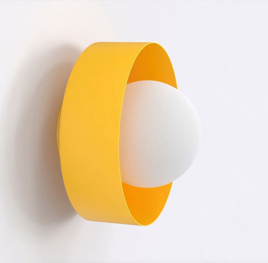 Mały pomarańczowy kinkiet Lulu - klosz mleczna kula