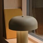 Metalowa lampka Sandro na parapet okienny - jasnobrązowa