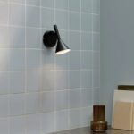 Minimalistyczny czarny kinkiet Kelvis - stożkowy ruchomy klosz