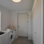 Płaski plafon LED Penelopa 42 - z wyborem barwy i ściemnianiem - do pralni