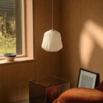 Plisowana lampa wisząca nad stół Elbie - biały szklany klosz