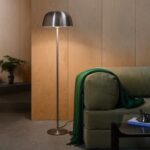 Srebrna lampa podłogowa do salonu Cera - metalowa