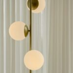 Złota lampa stojąca do salonu Lilly - 3 kule