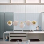 Złota lampa wisząca nad stół w kuchni Lilly 5