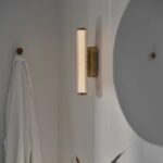 Złoty pionowy kinkiet Virelle 32 LED IP44 - art deco