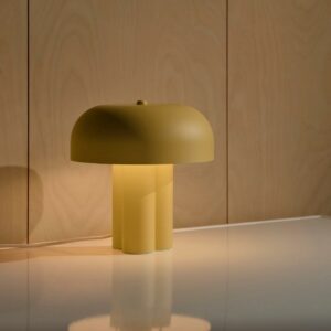 Żółta metalowa lampka stołowa Sandro - minimalistyczna