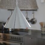 Chromowana lampa wisząca do kuchni Tip 38 - klosz w kształcie stożka