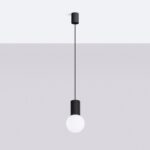 Czarna lampa wisząca do kuchni Halo - biała szklana kulka - aluminium i szkło