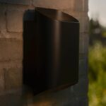 Czarny kinkiet zewnętrzny Nico Round Maxi IP54 - minimalistyczny