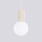 Jasnobeżowy zwis Halo nad wyspę - aluminium i szkło