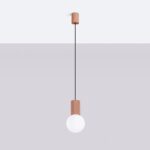 Lampa wisząca nad wyspę Halo w kawowym odcieniu mocca - szklana kulka i ryflowany aluminiowy korpus