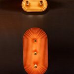 Nowoczesny kinkiet Minos 3 czerwona terakota - widoczne żarówki