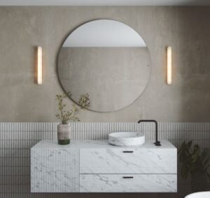 Pionowy kinkiet do lustra Bastian 45 cm - naturalny alabaster