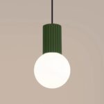 Zielony zwis sufitowy nad wyspę kuchenną Halo Sollux - nowoczesny ryflowany korpus