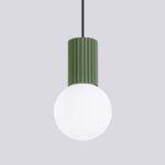 Zwis sufitowy nad blat do kuchni do kuchni Halo Sollux oliwkowa zieleń - szklana melczna kulka