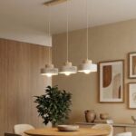 Biała lampa wisząca na okragły stół Kivi 3 - 3 okrągłe klosze z dodatkiem drewna