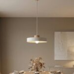 Biała lampa wisząca nad okrągły stół Kivi 35 - styl skandynawski