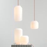 Ceglana lampa wisząca do salonu Flask Terra 19 - wydłużony szklany mleczny klosz