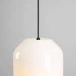 Lampa wisząca do sypialni nad szafke nocną Flask Orchid 18 czarna - mleczny klosz