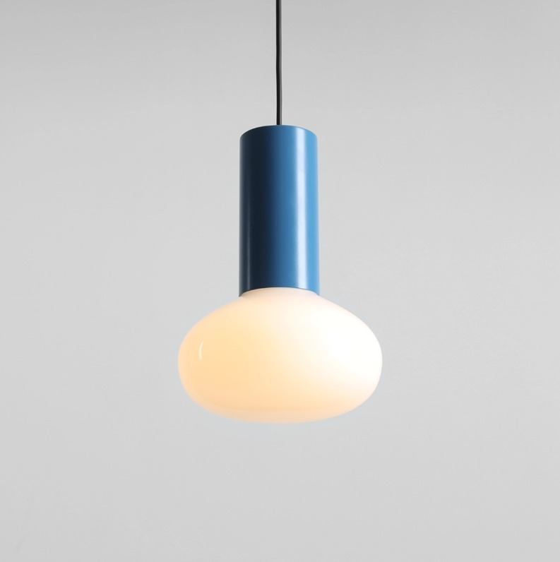 Niebieska lampa wisząca Flo Sky 19 - szklany klosz