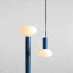 Niebieska lampa wisząca do kuchni Flo Sky 19 - owalny szklany klosz