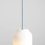 Szafirowa lampa wisząca nad stół Flask Sapphire 19 - smukły klosz - Aldex