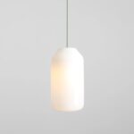 Szałwiowy zwis sufitowy nad wyspę Flask Sage 19 - smukły mleczny klosz