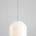 Szklana lampa wisząca nad stół Flask Sage 27 - zielone zawieszenie - opalowy klosz - do nowoczesnych wnętrz