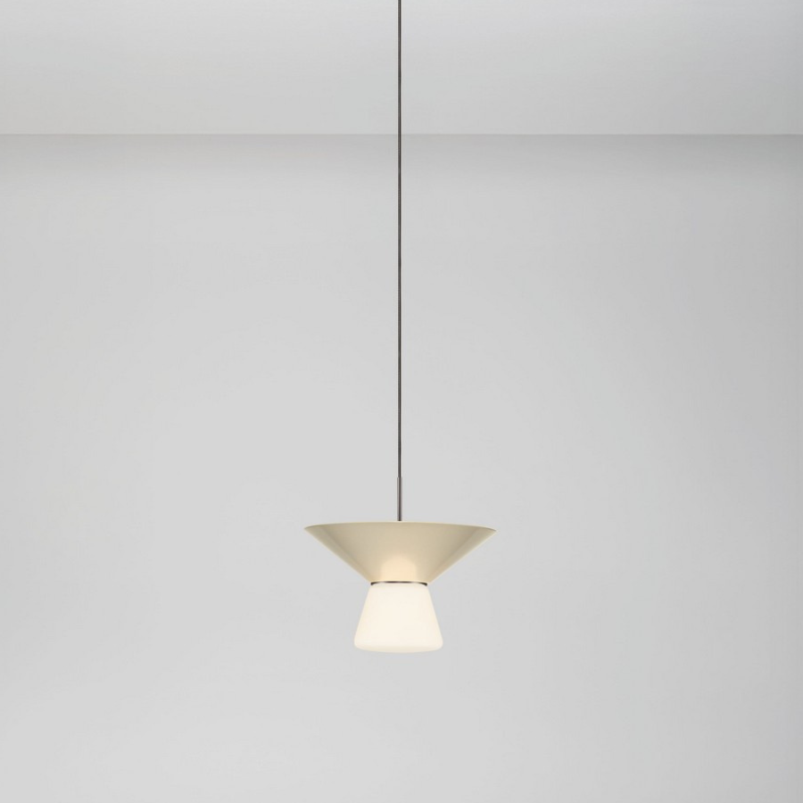 Minimalistyczna lampa wisząca Yolanda - beżowy metalowy klosz - nad stół blat
