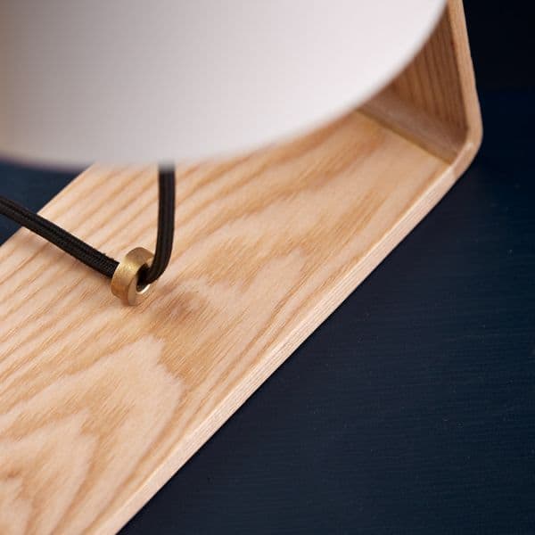 stołowa lampa scandi, drewniana