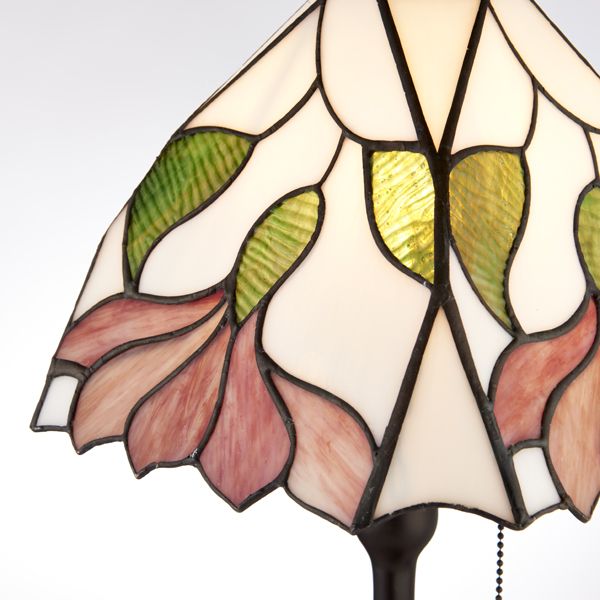 lampa stołowa z witrażowym kloszem w kwiaty