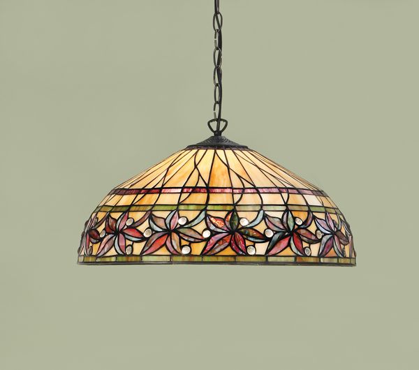 szklana lampa wisząca z kwiecistym ornamentem