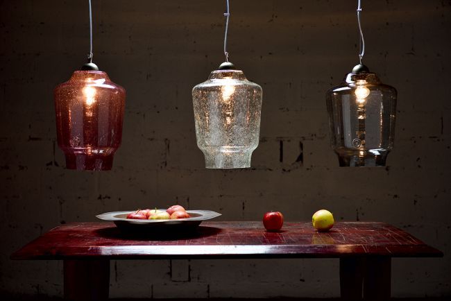 szklana lampa z efektem bąbelków w środku szkła, styl industrialny - aranżacja