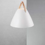 biała lampa nowoczesna z białym kloszem stożek