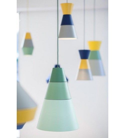 lampa wisząca w nowoczesnym stylu, kolorowe elementy