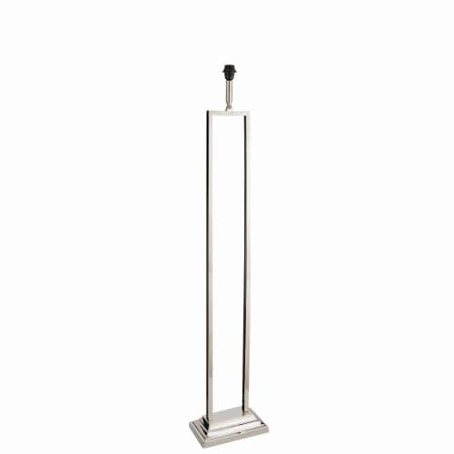 minimalistyczna lampa podłogowa o srebrnej prostokątnej podstawie