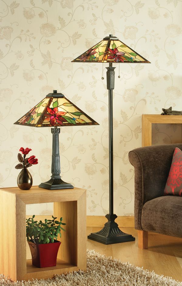 aranżacja - lampa podłogowa klasyczna z kolorowym kloszem