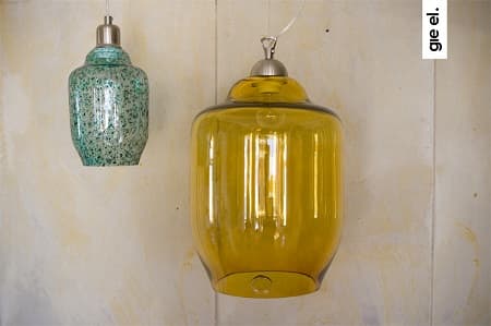 lampa wisząca ze szkła miodowego, styl industrialny i nowoczesny