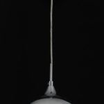 szklana lampa kula z srebrnym kloszem i kryształami wiszącymi