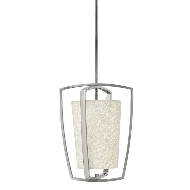 elegancka lampa wisząca, beżowy abażur wewnątrz, na zewnątrz metalowa konstrukcja w srebrnym kolorze