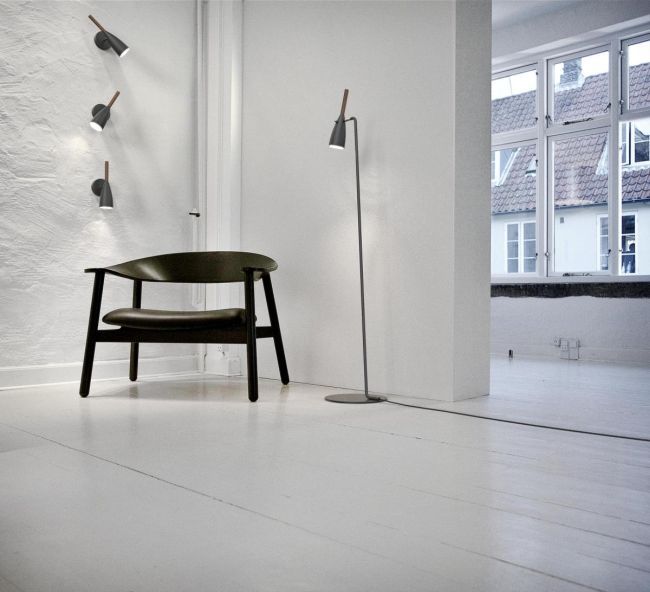 lampa podłogowa w stylu skandynawskim, matowe wykończenie - aranżacja