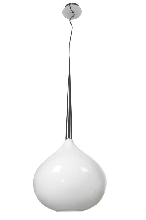 lampa wisząca z kloszem z białego szkła i chromowanymi detalami