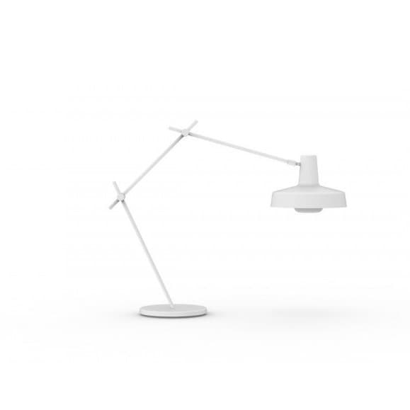 nowoczesna lampa stołowa z geometrycznym ramieniem i minimalistycznym kloszem